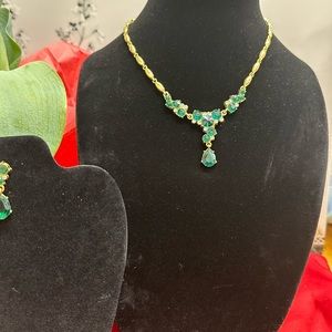 Green necklace and earrings set